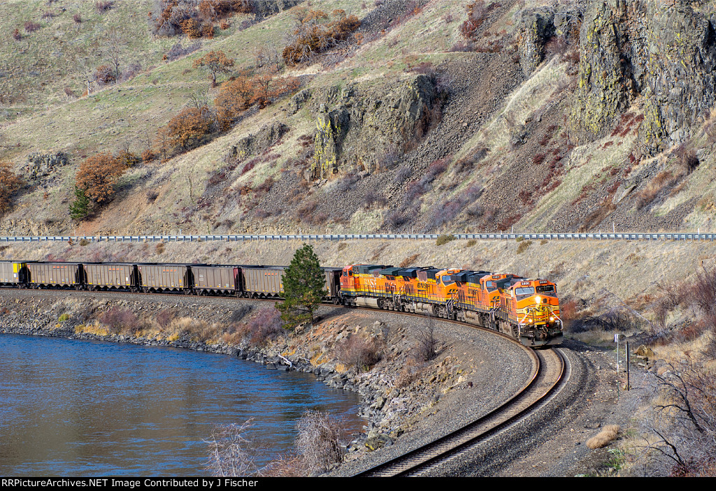 BNSF 5600